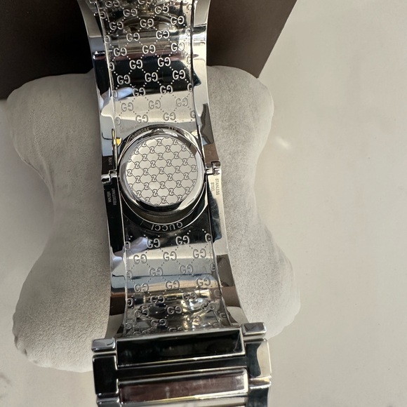 Gucci Women's YA112419 Twirl Two-Tone Stainless steel and Fabric Watch - Picture 10 of 15